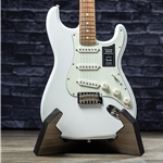 Fender Player Stratocaster®
Pau Ferro Fingerboard, Polar White