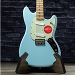 Fender Player Mustang®, Maple Fingerboard - Sonic Blue