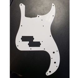 Fender Pickguard Vintage , '62 Precision Bass®, 13 Hole Mount, 3-Ply
