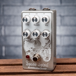 Earthquaker Devices Space Spiral Modulated Delay V2