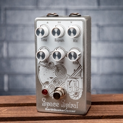 Earthquaker Devices Space Spiral Modulated Delay V2