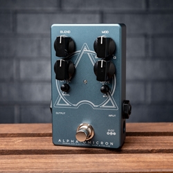 Darkglass Alpha Omicron Bass Preamp/Overdrive Pedal